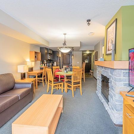 Copperstone Resort - Mountain View 2 Bedroom Condo 캔모어 외부 사진