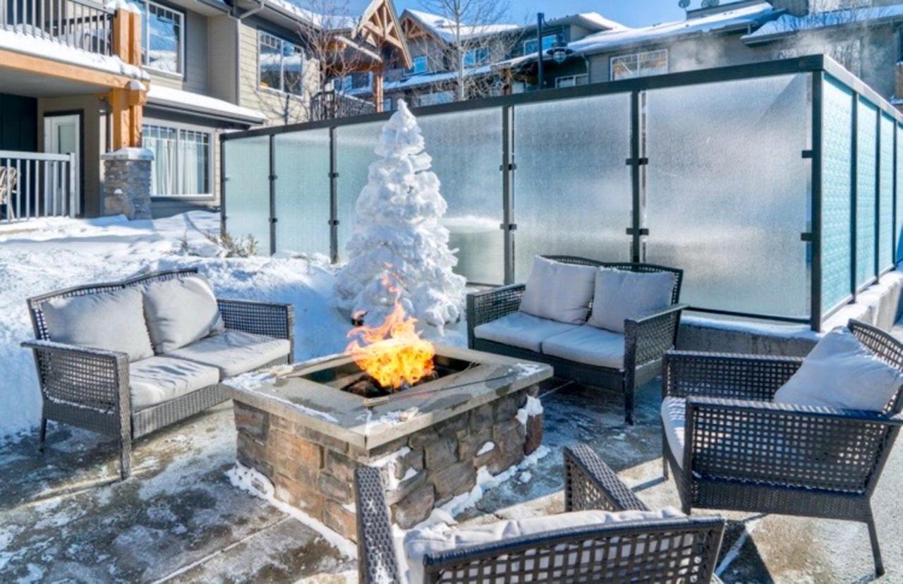 Copperstone Resort - Mountain View 2 Bedroom Condo 캔모어 외부 사진