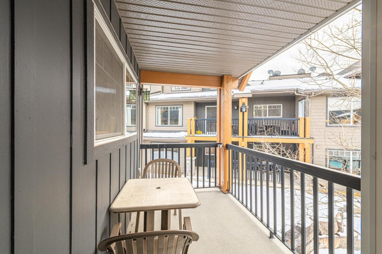 Copperstone Resort - Mountain View 2 Bedroom Condo 캔모어 외부 사진