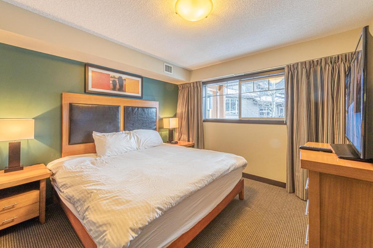 Copperstone Resort - Mountain View 2 Bedroom Condo 캔모어 외부 사진