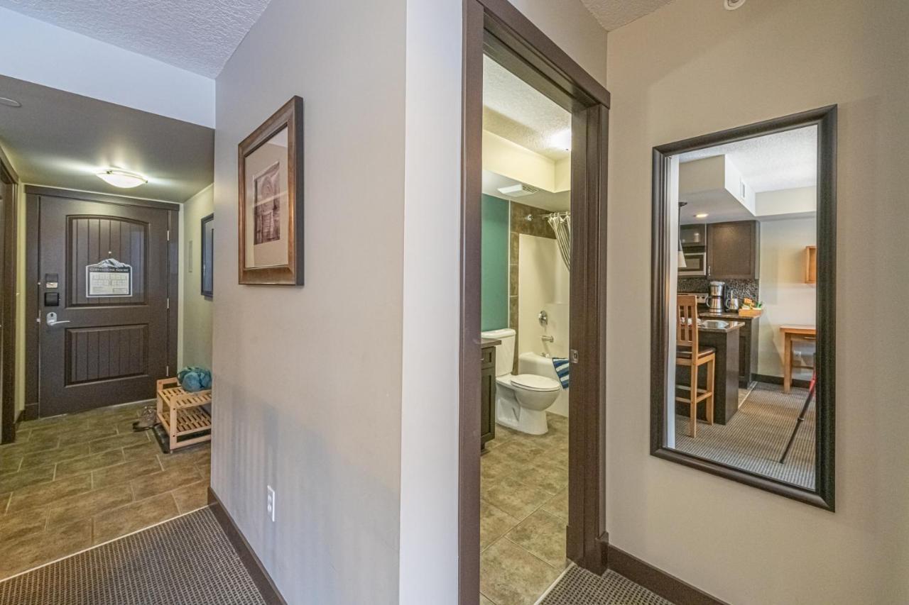 Copperstone Resort - Mountain View 2 Bedroom Condo 캔모어 외부 사진