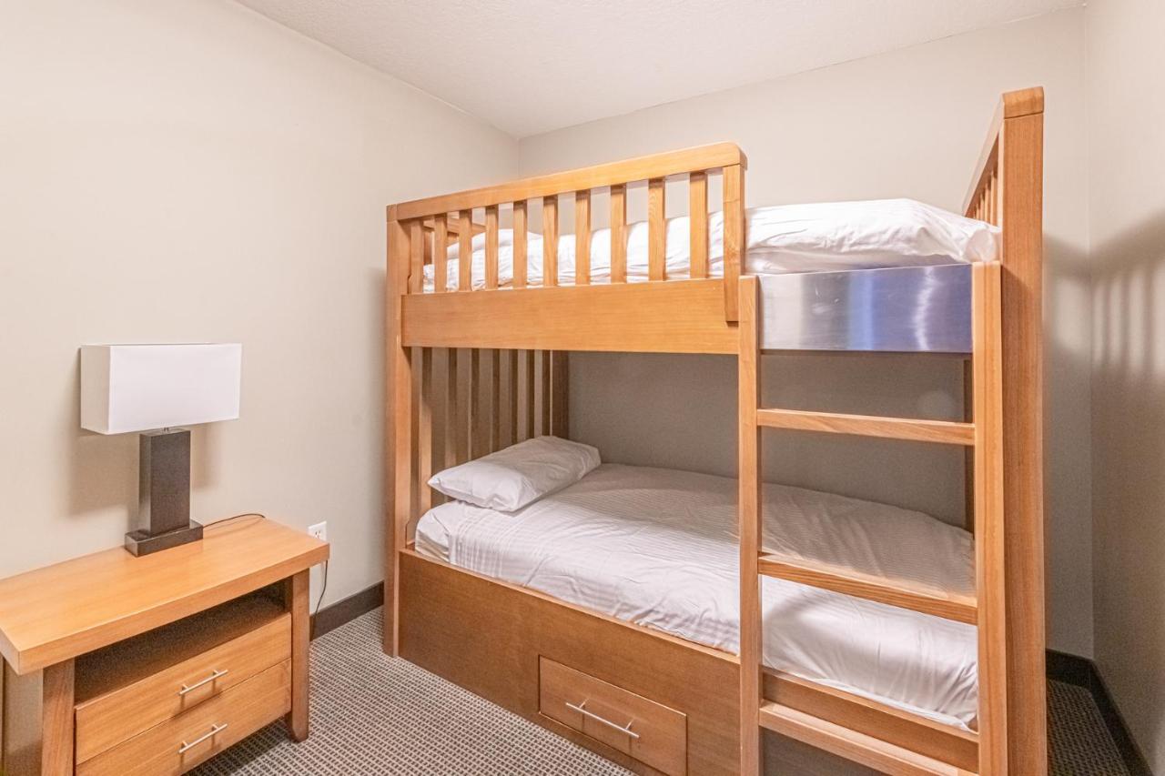 Copperstone Resort - Mountain View 2 Bedroom Condo 캔모어 외부 사진