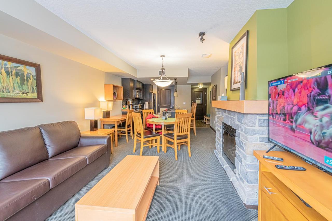 Copperstone Resort - Mountain View 2 Bedroom Condo 캔모어 외부 사진